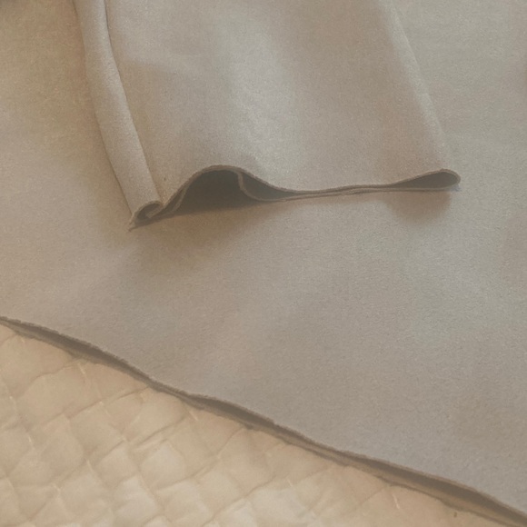 For the Republic, Soft faux suede Beige Long Sleeve top, size Large, so soft!🌸🌸🌸 - Picture 3 of 6